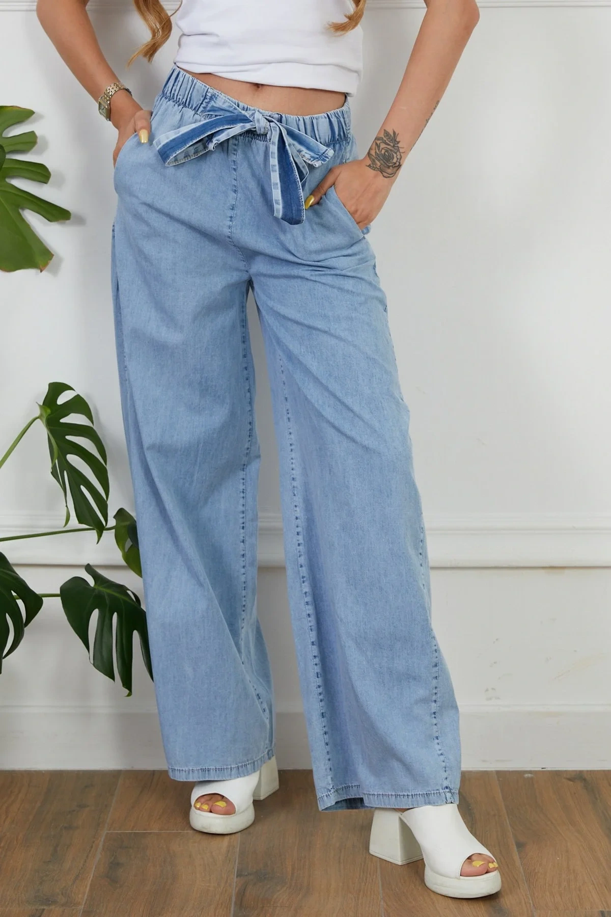 Kadın Rahat Kesim Beli Lastikli İ̇nce Kot Pantolon