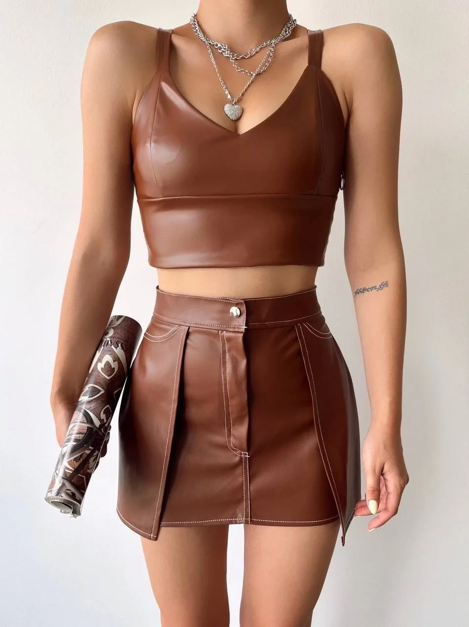 Kontrast deri etek kahve