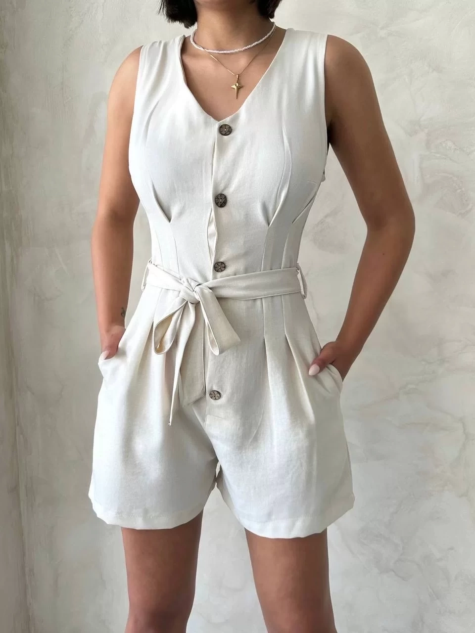 Kuşaklı şortlu tulum