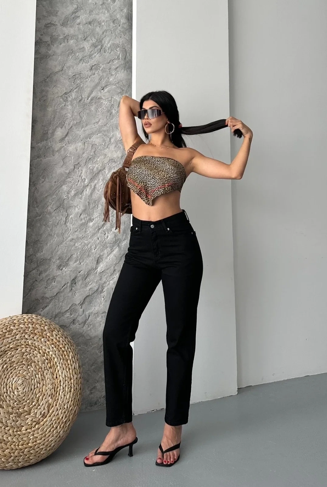 Mom fit enzim taş yıkama jeans pantolon siyah