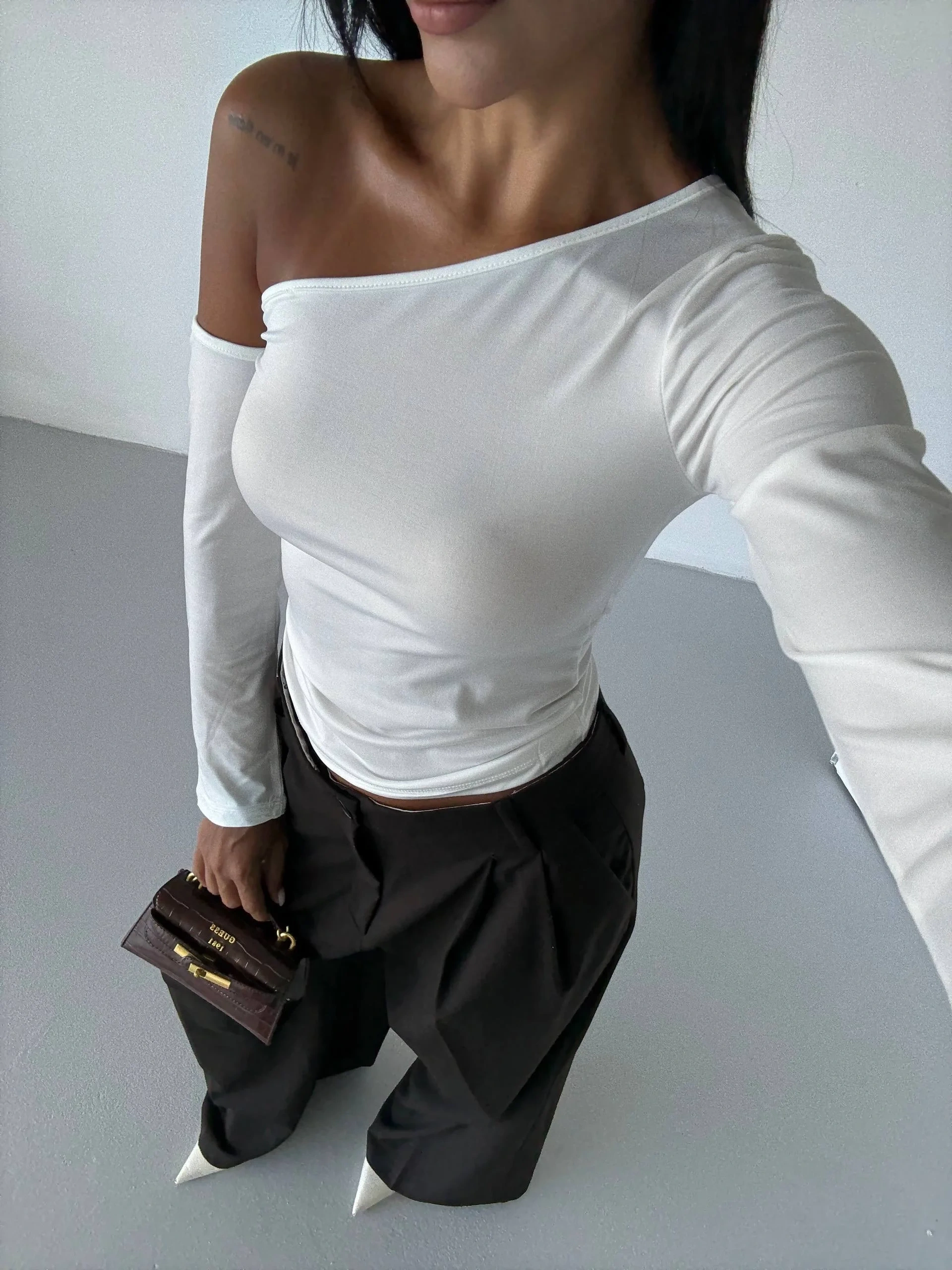 Omuz detaylı kollu bluz beyaz