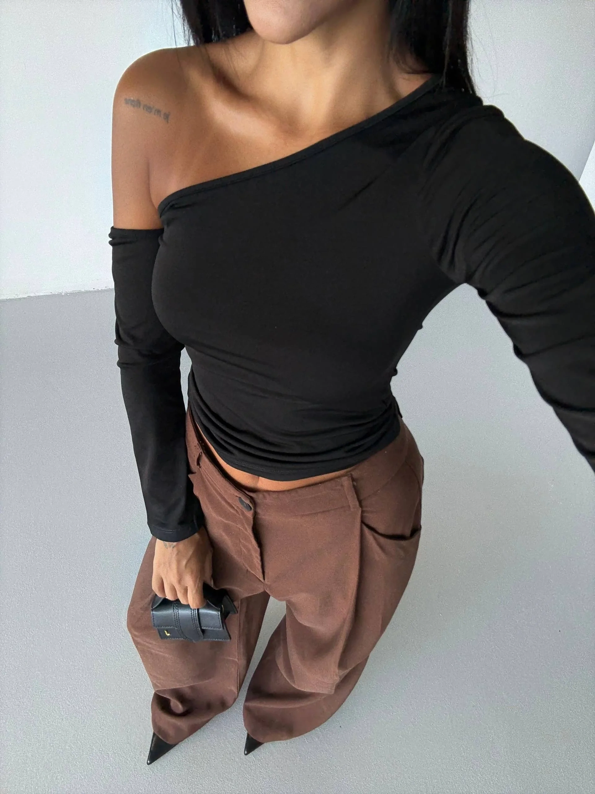 Omuz detaylı kollu bluz siyah