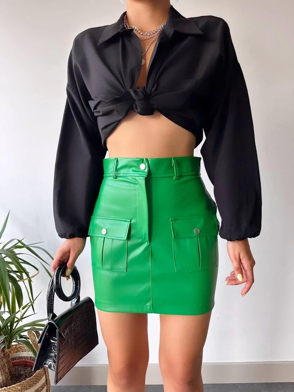 Önden iki cepli deri etek yeşil h240040