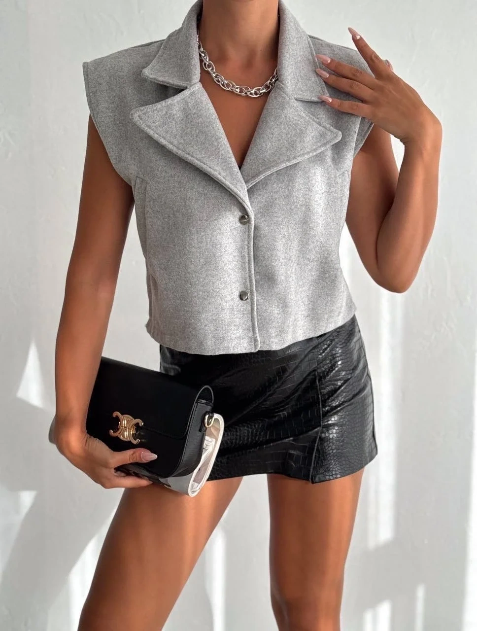 Önü çıtçıtlı cepli kaşe yelek gri