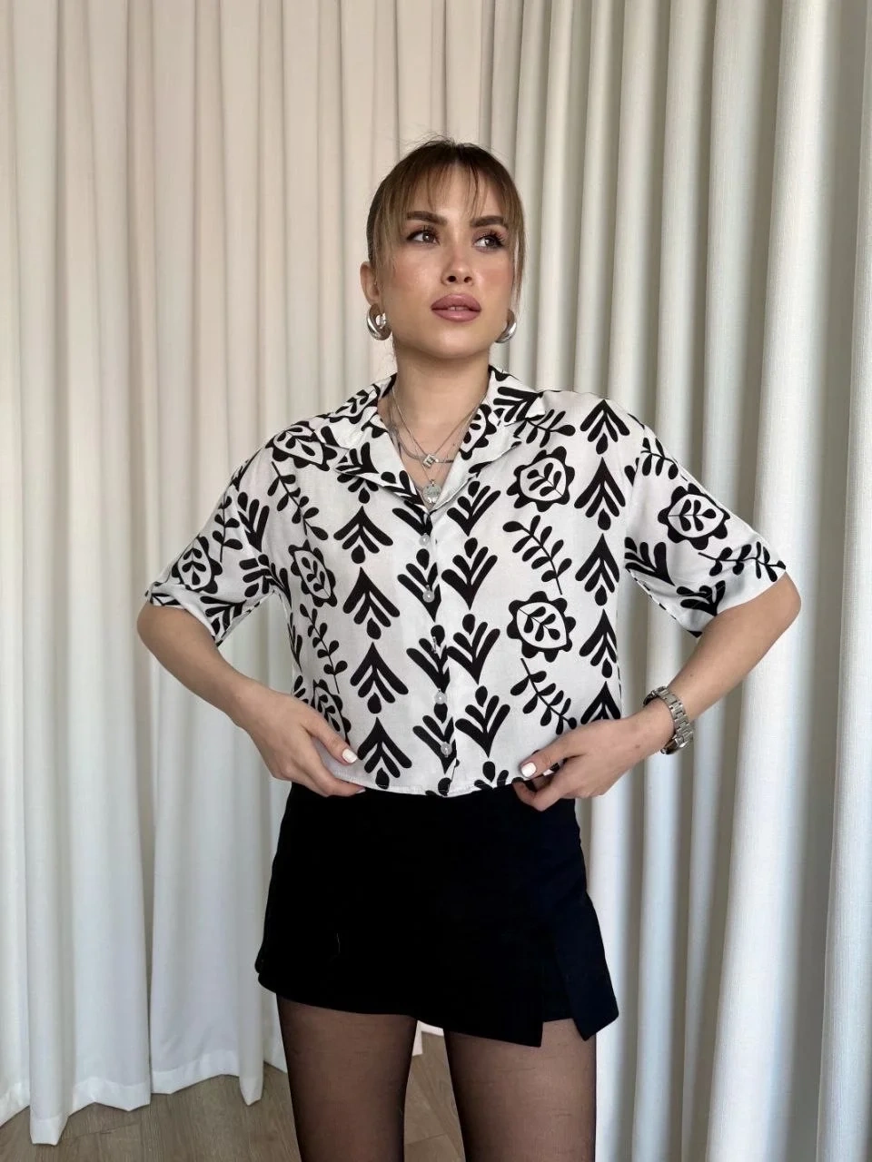 Siyah beyaz baskılı crop gömlek