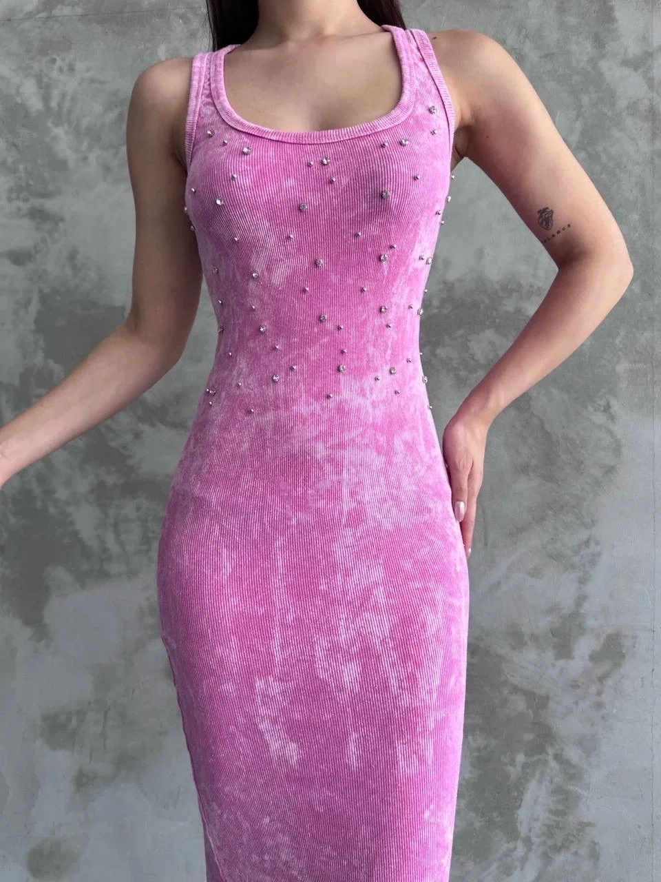 Taşlı askılı elbise