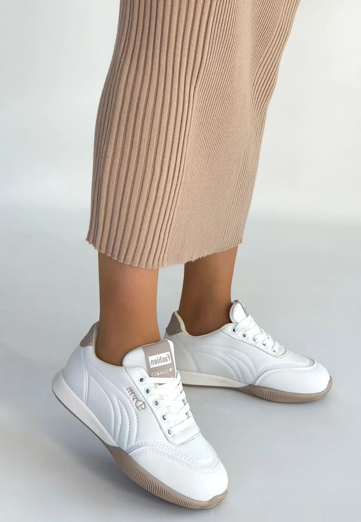 Tawen Beyaz Cilt Bağcıklı Spor Ayakkabı