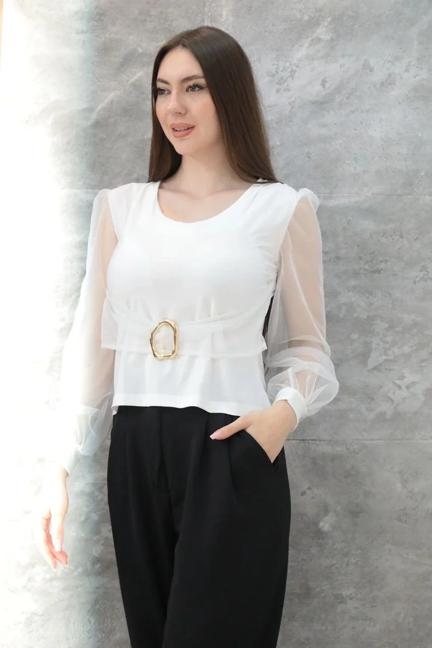 Tokalı tül kollu bluz beyaz