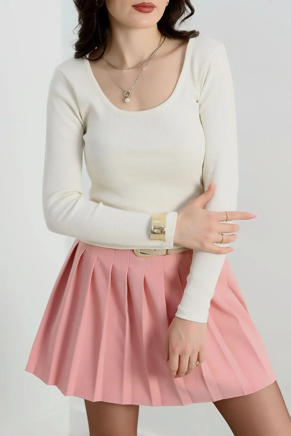 U yaka kaşkorse bluz beyaz