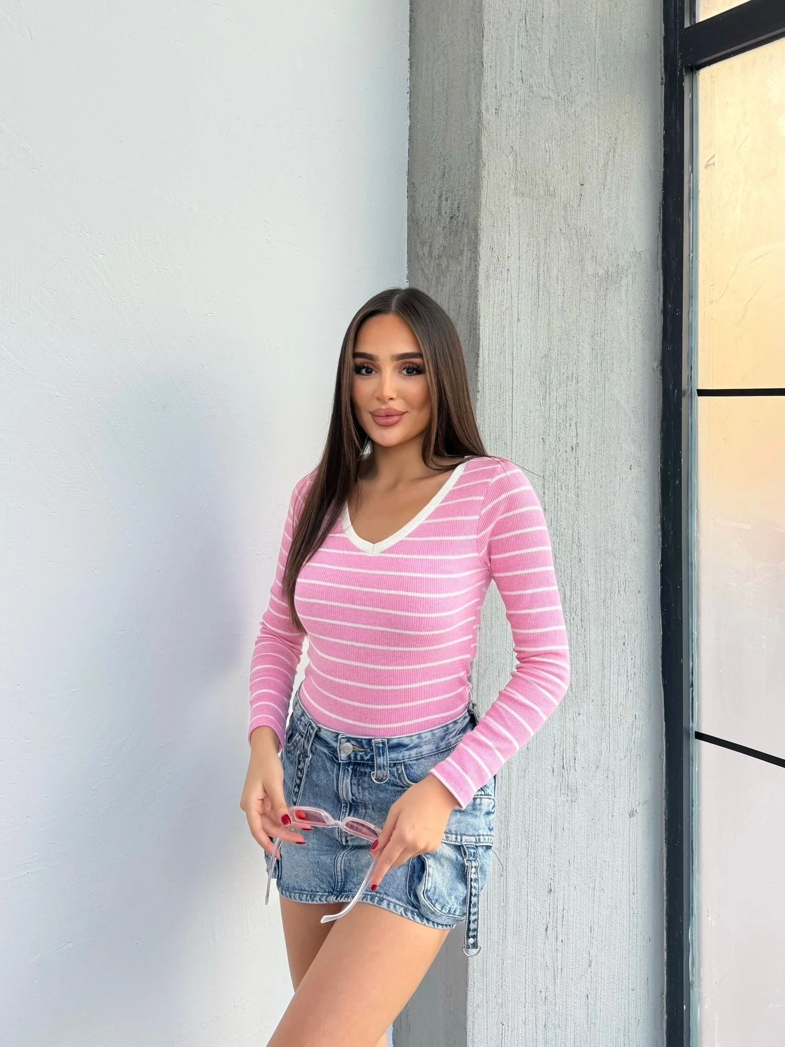 V yaka çizgili bluz pembe