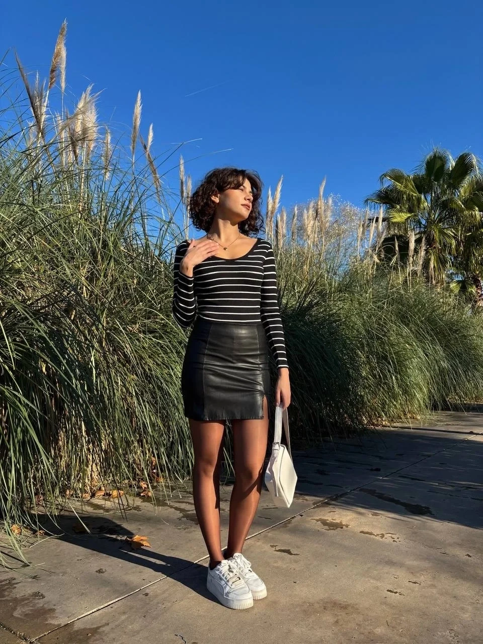 V yaka çizgili bluz siyah