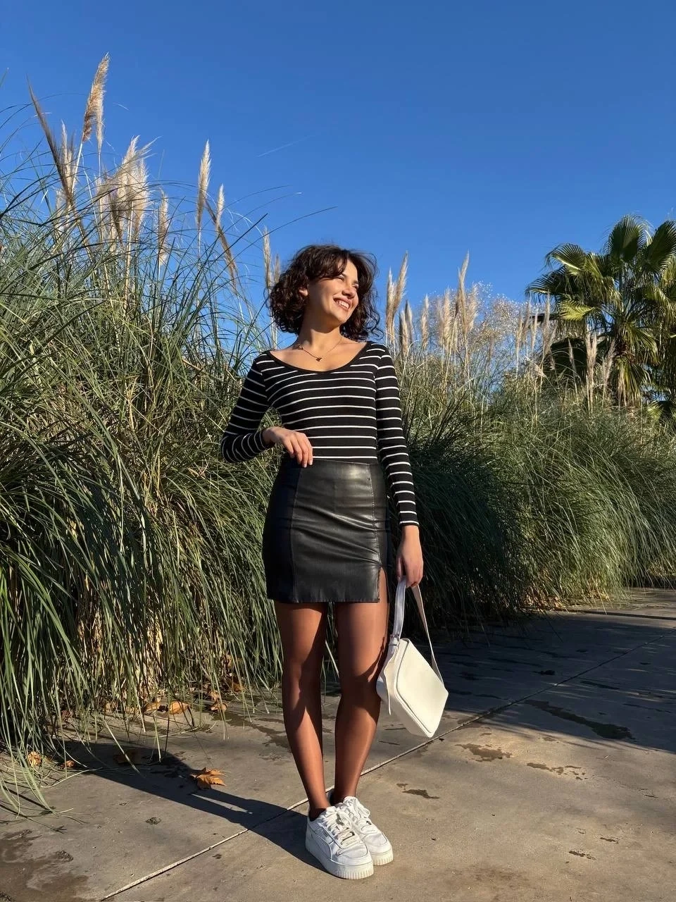 V yaka çizgili bluz siyah