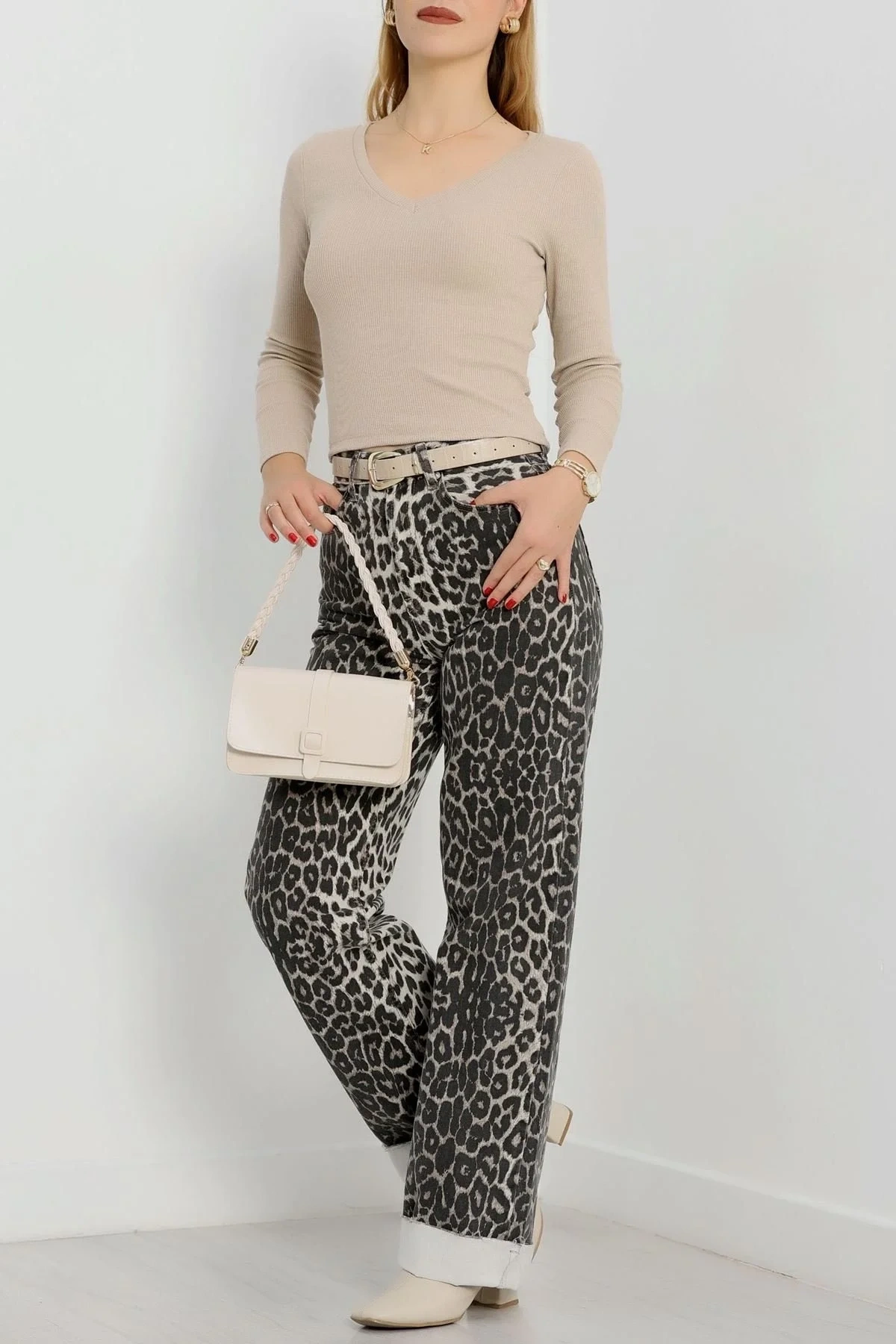 V yaka kaşkorse bluz bej