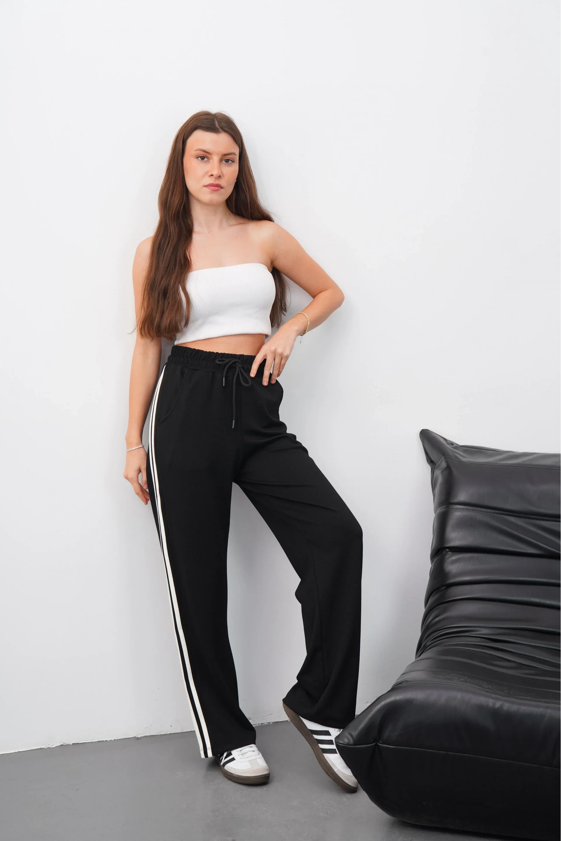 Yandan çift şeritli pantolon siyah