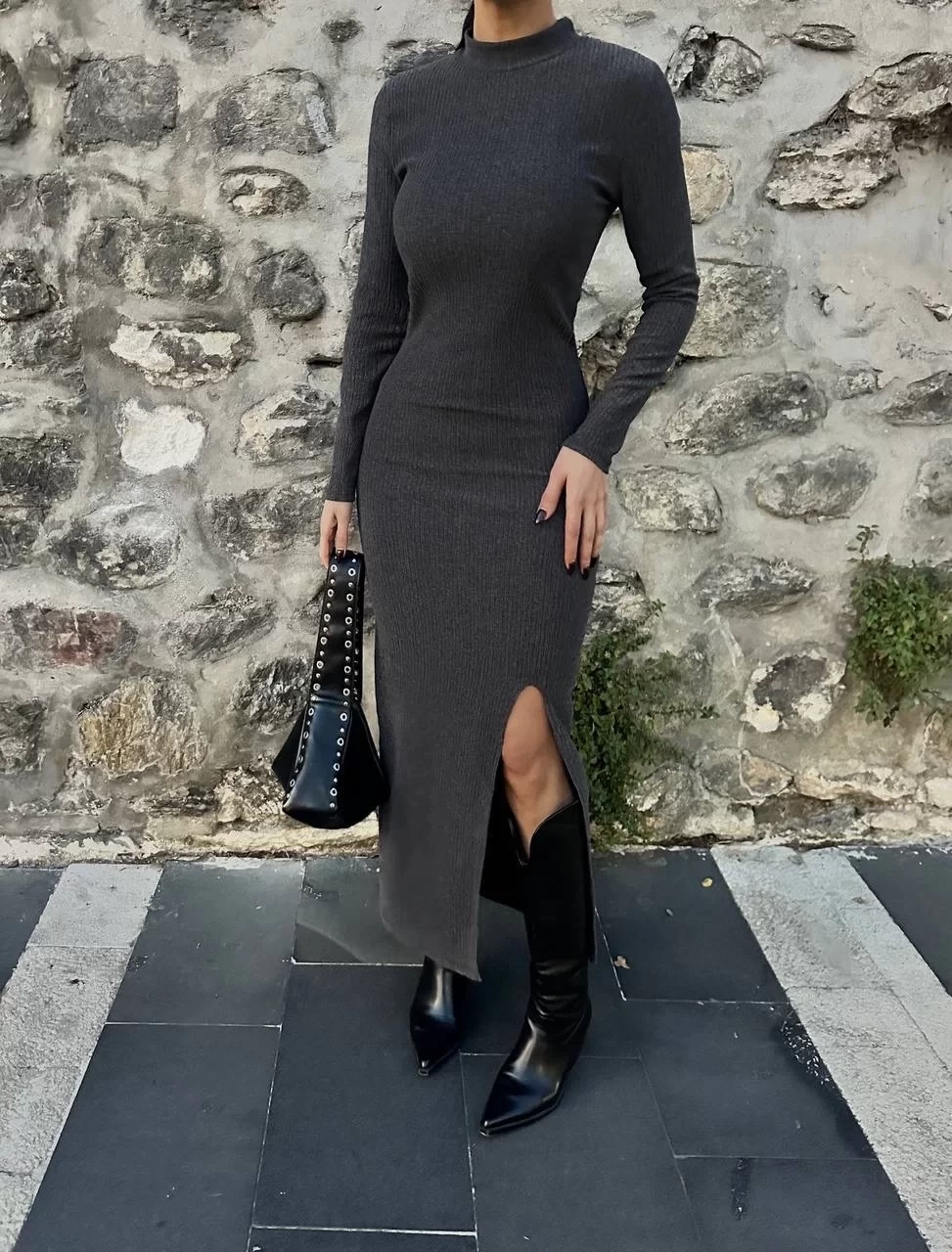 Yırtmaçlı kalın bürümcük uzun elbise siyah