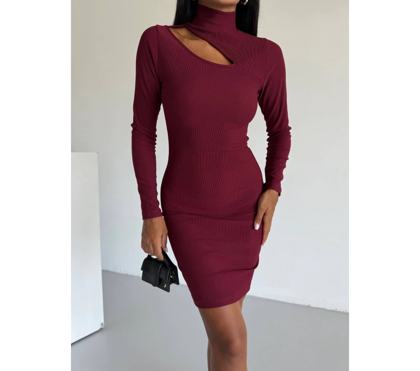 Boğazlı gögüs dekolteli elbise bordo
