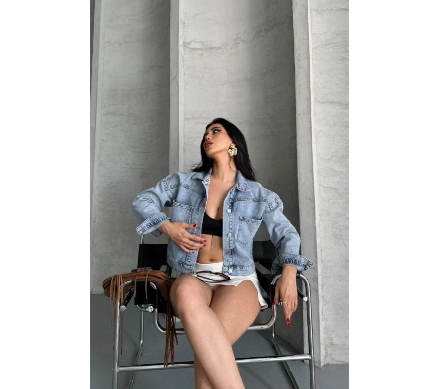 Çift cepli kol katlamalı kar yıkama crop kot ceket mavi