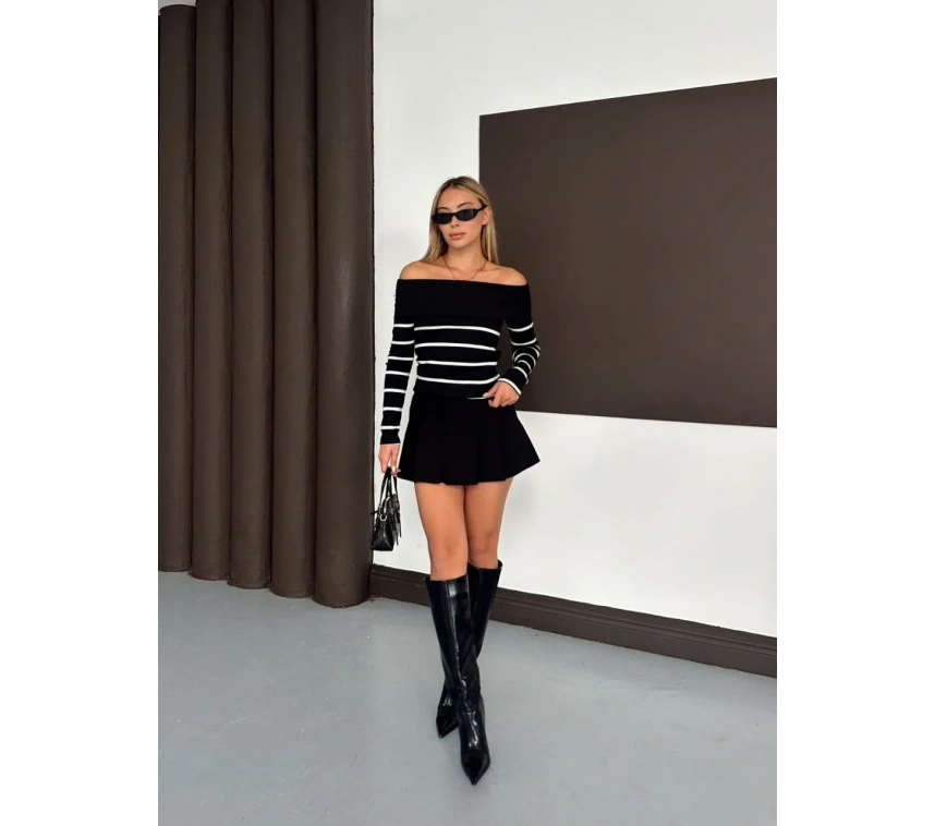 Çizgili madonna yaka kaşkorse bluz siyah a844