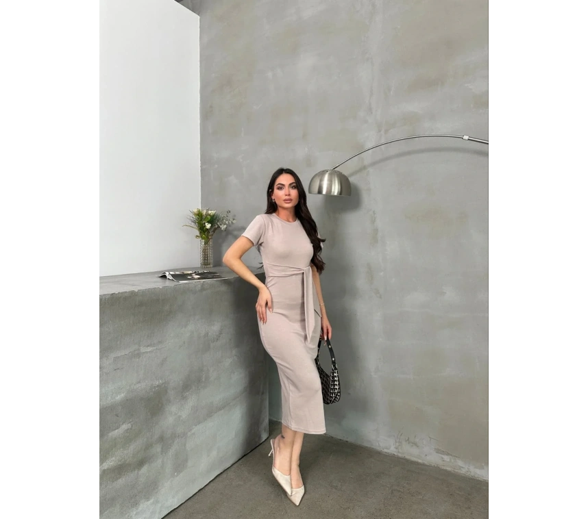 Kuşaklı mdl esnek kumaşlı elbise bej pt