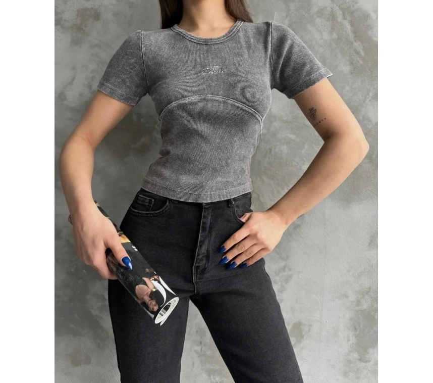 Nakış işlemeli asit yıkamalı bluz