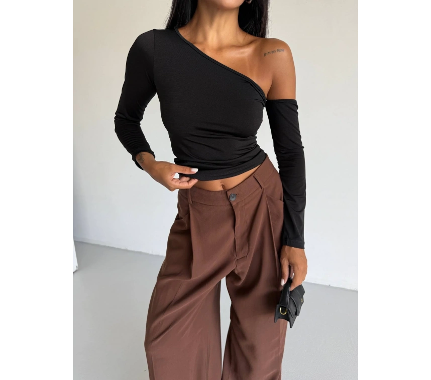 Omuz detaylı kollu bluz siyah