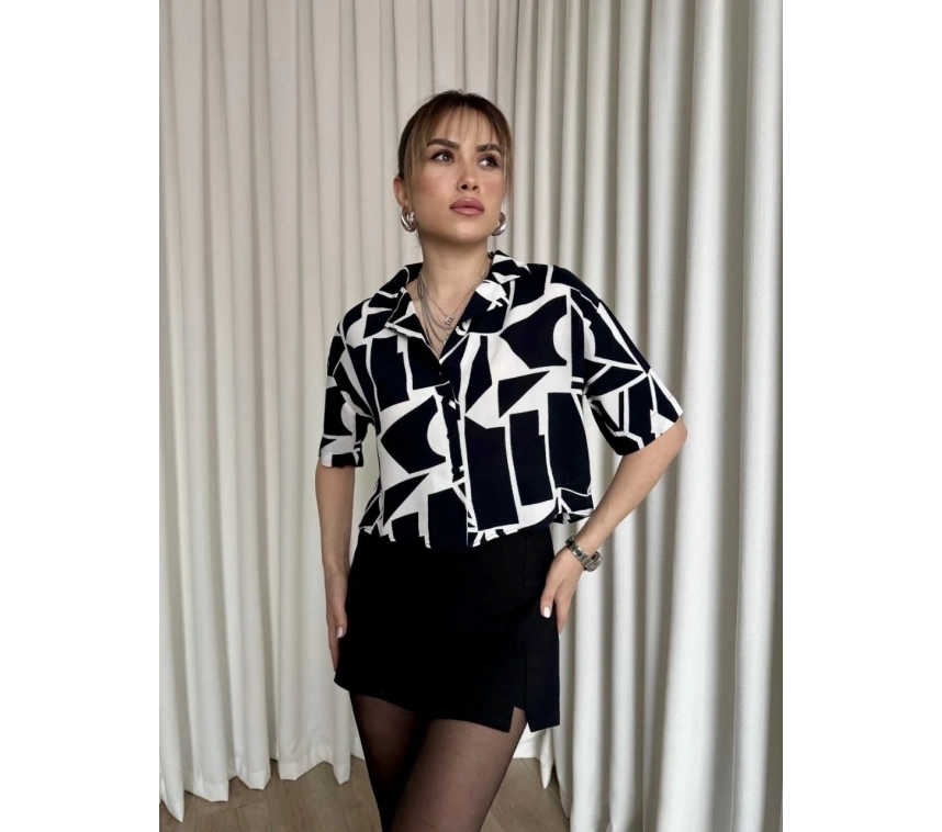 Siyah beyaz baskılı crop gömlek