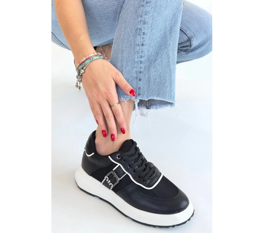 Tanwe Siyah Cilt Bağcıklı Spor Ayakkabı