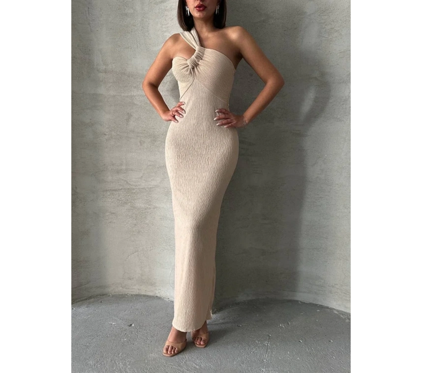 Tek omuz pliseli elbise