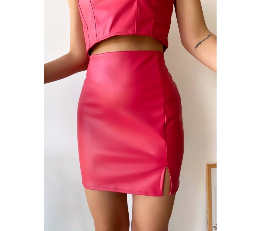 Tek yırtmaçlı arkadan fermuarlı deri etek fuşya