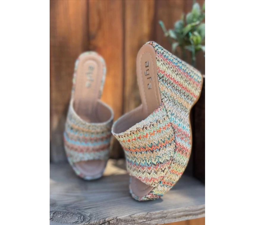 Tlay Kilim Desenli Dolgu Topuk Terlik