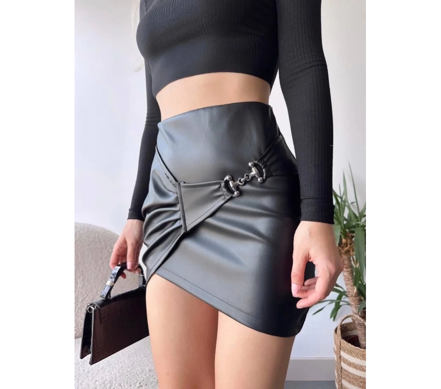 Tokalı deri etek siyah