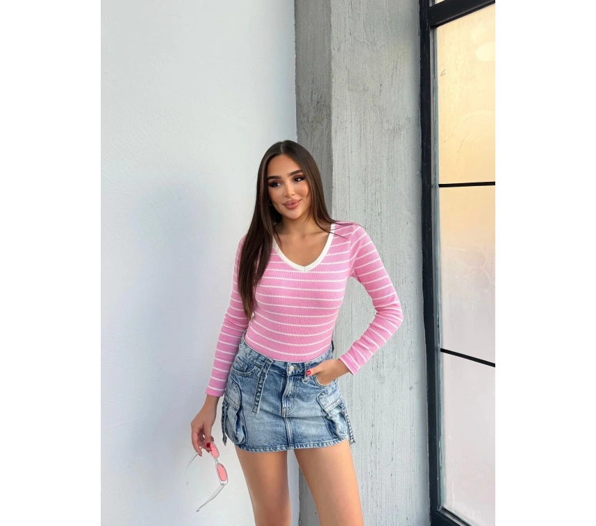 V yaka çizgili bluz pembe