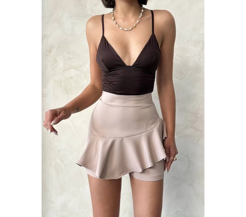 Valonlu fırfırlı şort bej s24683