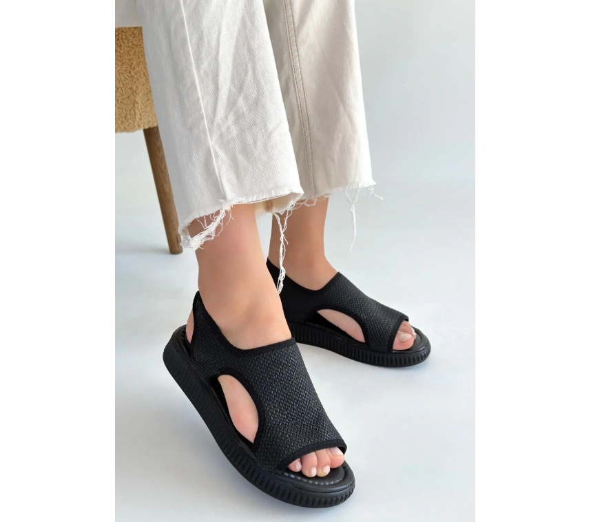 Wayi Siyah Hasır Cilt Sandalet