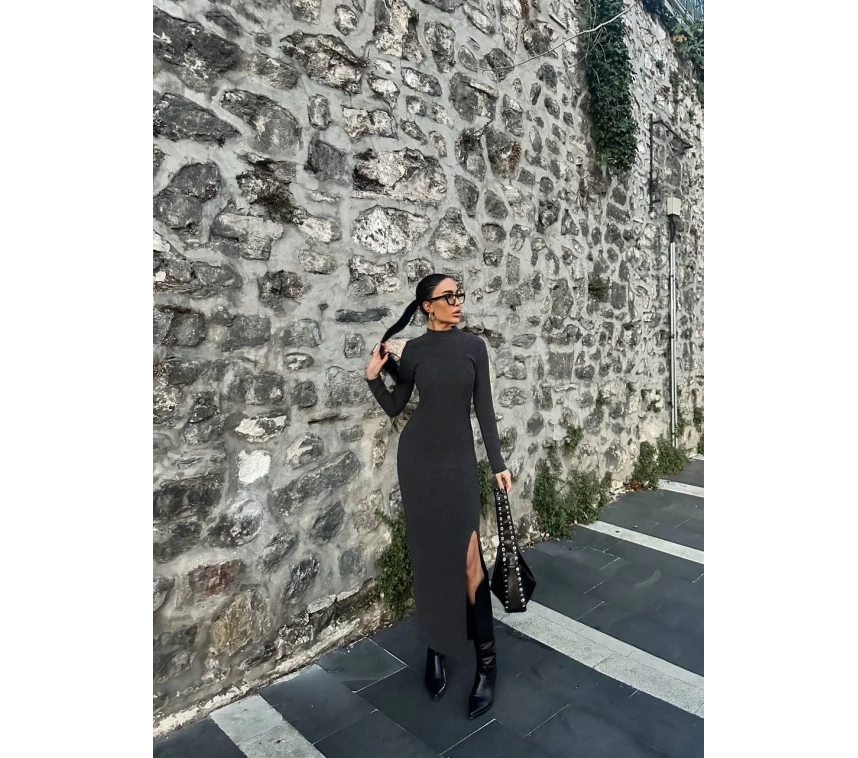 Yırtmaçlı kalın bürümcük uzun elbise siyah
