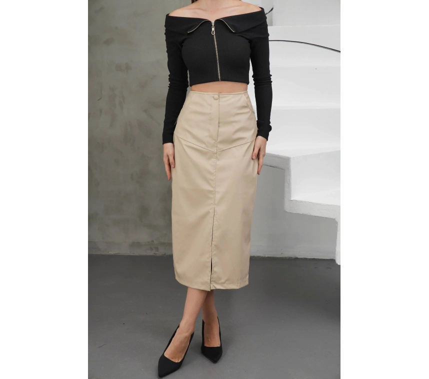 Yırtmaçlı uzun deri etek bej