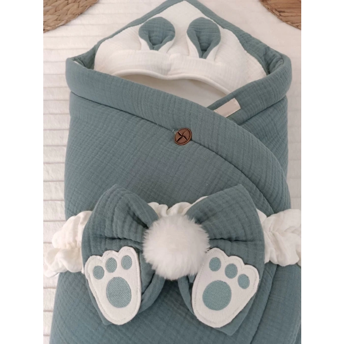 Eterelle Yenidoğan 4 Kat Müslin Kumaş Kulaklı Patili Fiyonk Bebek Battaniyesi Kundak Kahverengi