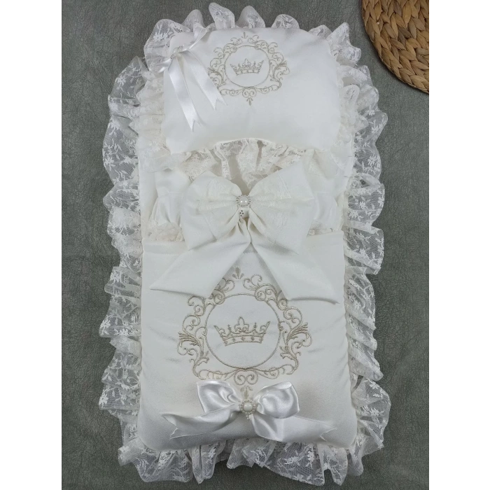 Eterelle Yenidoğan Antalya Taç Nakışlı Kundaklı Trilüks Unisex 3lü Alt Açma Seti Ekru