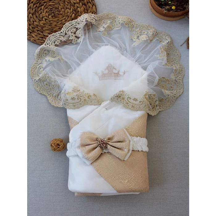 Eterelle Yenidoğan Gold Zümrüt Taşlı Prizma Taç Nakışlı Lüks Duvaklı Kumru Kundak Bebek Battaniyesi Gold