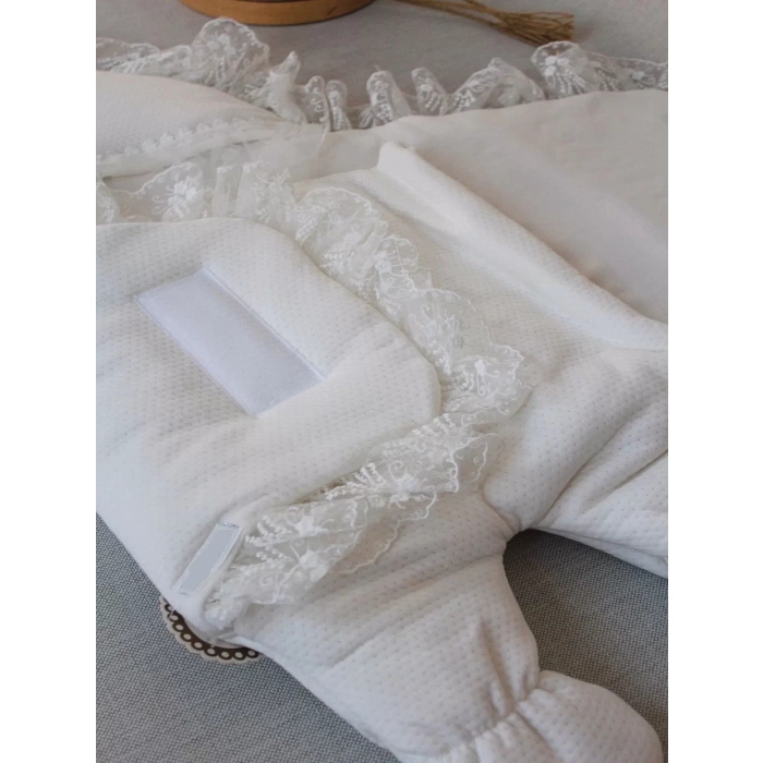 Eterelle Yenidoğan Kapitone Anadolunun Kalbi Nakışlı Ayaklı Kız Erkek Bebek Battaniyesi Ekru