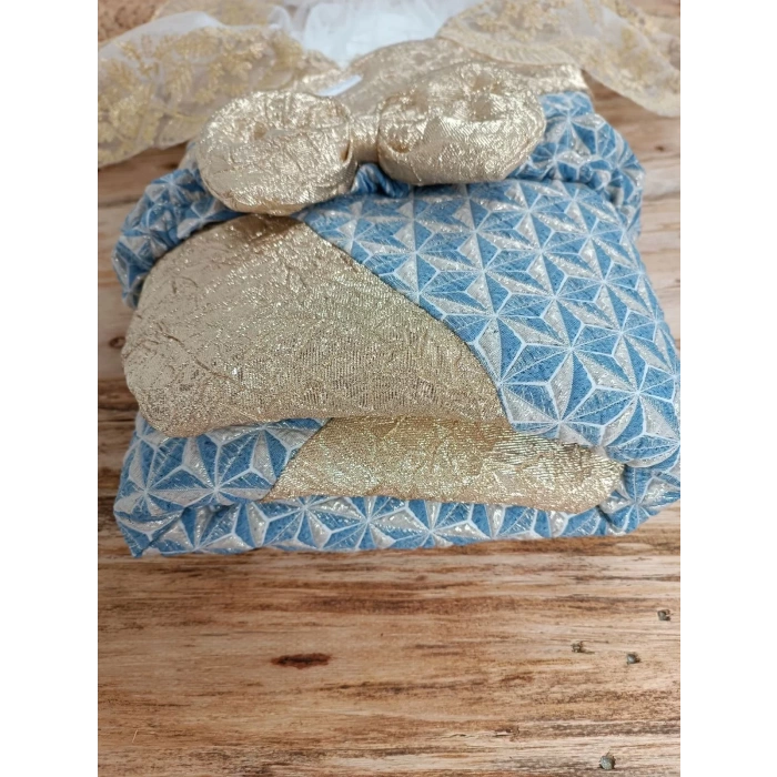 Eterelle Yenidoğan Piramit Desenli Güpür İşlemeli Bebek Battaniyesi Kundak Gold