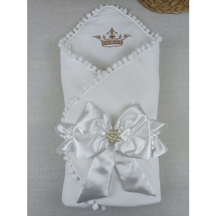 Eterelle Yenidoğan Sahra Taç Nakışlı Topçik Kenar Lüks Kundak Bebek Battaniyesi Ekru