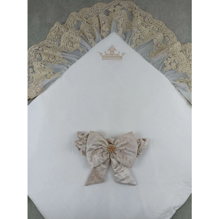 Eterelle Yenidoğan Saray Kadife Taç Nakışlı İnci Fiyonklu Çift Dantel Duvak Trilüks Kundak Bebek Battaniyesi Vizon-gold