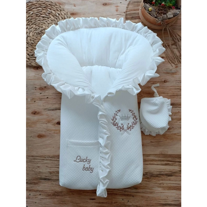Eterelle Yenidoğan Ultralüks Fermuarlı Ve Cepli Lucky Baby Nakışlı Bebek Battaniyesi Kundak Ekru