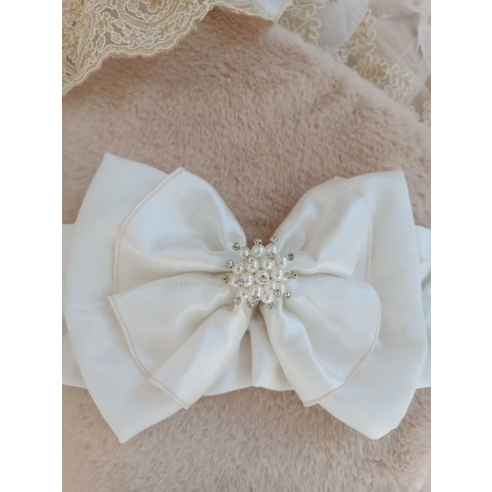 Eterelle Yenidoğan Wool Yün Kumaş Taç Nakışlı Güpür Duvaklı Fiyonk Prizma Taş Unisex Kundak Bebek Battaniyesi Bej