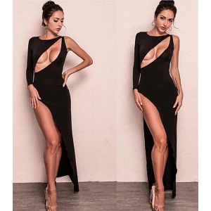 Derin Dekolteli Uzun Yırtmaçlı Elbise