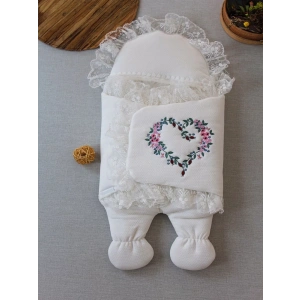 Eterelle Yenidoğan Kapitone Anadolunun Kalbi Nakışlı Ayaklı Kız Erkek Bebek Battaniyesi Ekru