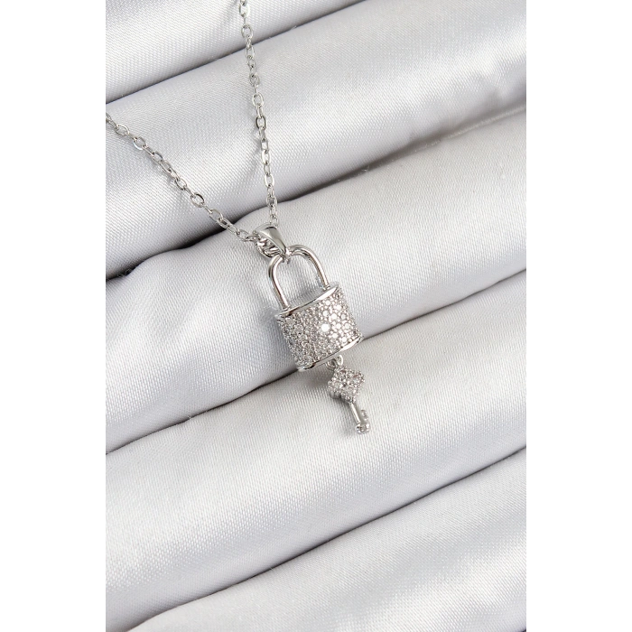 316L Çelik Zirkon Taşlı Kilit Ve Sallantılı Anahtar Model Gümüş Renk Kadın Kolye