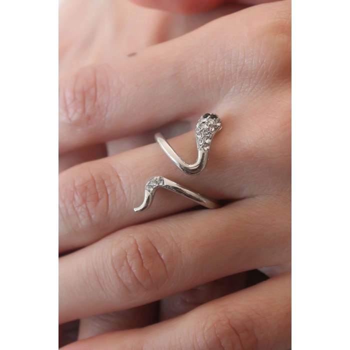 Gümüş Renk Yılan Figür Zirkon Taş Detay Kadın Yüzük