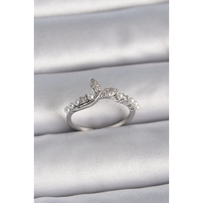 Pirinç Gümüş Renk Ayarlanabilir Zirkon Taşlı Balık Kuyruğu İnci Detay Model Kadın Yüzük